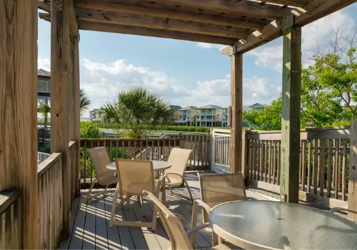 A spacious deck designed by an expert Deck Contractor for Dade City FL